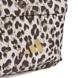 Mochila Adidas con estampado animal print tipo leopardo en tonos beige, marrón y blanco. Cuenta con un compartimento principal amplio, un bolsillo frontal con cierre y el logo de la marca en dorado.