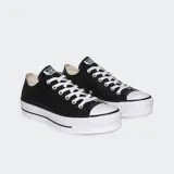 Zapatillas Converse Chuck Taylor All Star de cuero sintético negro con plataforma blanca y cordones blancos.