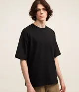 Remera b%C3%A1sica de manga corta color negro, con cuello redondo y corte overboxy de Blue Steel.