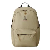 Mochila Rip Curl modelo Crusha 30L Search, color beige, con compartimento principal y bolsillo frontal con cierre, además de bolsillos laterales. Presenta el logotipo de la marca estampado en la parte delantera.