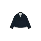 Blazer cruzado de lino azul marino, de corte corto, con solapas de muesca, cierre de doble botonadura y bolsillos laterales ribeteados.