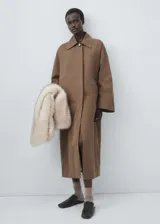 Calcetines de tejido de punto fino en mezcla de lana y cashmere, con diseño de caña media y acabado suave.