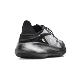 Championes Under Armour Echo con amortiguación reactiva UA HOVR, parte superior translúcida multicapa con malla transpirable, lengüeta asimétrica con sistema de cierre rápido y talón convertible SlipSpeed.