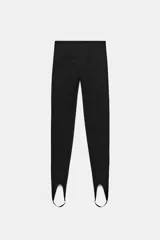 Leggings de tiro alto y diseño ajustado, con acabado en fuseau en los tobillos.
