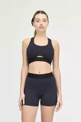 Calza corta de lycra color azul marino, de tiro alto y compresión media.