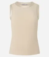 Blusa sin mangas de punto color tostado, de corte ajustado al cuerpo y diseño liso, con detalle satinado en las sisas.