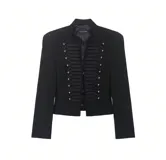 Chaqueta estilo militar color negro, con cuello mao y cierre frontal decorado con cordones trenzados y botones metálicos dorados.