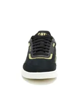 Championes urbanos Caterpillar modelo Pause Retro T-Toe, color negro con detalles en dorado. Confeccionados en cuero gamuzado, cuentan con suela de goma blanca, cierre mediante cordones y plantilla de espuma EVA para mayor confort.