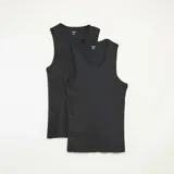Pack de dos musculosas de algodón color negro, con cuello redondo y diseño clásico de tirantes.