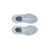 Championes de running Under Armour modelo Infinite Pro 2, color celeste con suela blanca y detalles en naranja. Presentan una parte superior de malla técnica transpirable, amortiguación UA HOVR+ para mayor retorno de energía y diseño de talón optimizado para estabilidad.