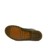 Botas de cuero negro con cordones, diseño clásico de 8 ojales, suela de goma con cámara de aire y costuras amarillas características de la marca.