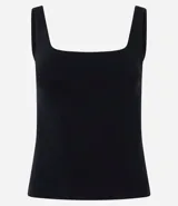 Blusa de canalé color bordo, sin mangas, con escote cuadrado y tirantes anchos.