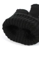Guantes de punto color negro con tecnología touch screen en las yemas de los dedos.
