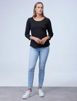 Remera negra de algodón, marca Ruby Rd, con mangas 3/4 y escote redondo.