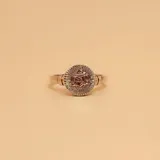 Anillo de plata 925 con apliques de oro 9k, diseño arquitectónico.