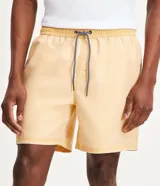 Bermuda de baño de microfibra color amarillo con efecto lavado, cintura elástica con cordón de ajuste y bolsillos laterales y traseros.