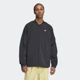 Campera Adidas Adilenium Season 3 negra con cierre frontal y logo blanco en el pecho. Diseño con cremalleras ocultas en las mangas y cordón elástico ajustable en el bajo.