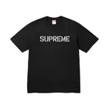 Camiseta de manga corta color negro con estampado frontal de la marca Supreme en tipografía tipo stencil.