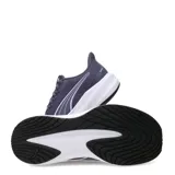 Championes de running Puma Dasher Lite Slip Tech, color gris con detalles en lila y suela blanca. Incorporan tecnología SlipTech para un calce fácil sin manos y cordones elásticos.