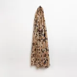 Pashmina con estampado animal print de leopardo en tonos beige, marrón y negro.