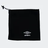 Cuello polar negro con cordón elástico ajustable y logo de la marca Umbro bordado en blanco.