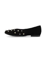 Ballerinas de cuero nobuck color negro, con punta cuadrada y apliques metálicos niquelados en la parte frontal.
