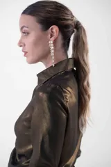 Aros largos colgantes con strass plateado.