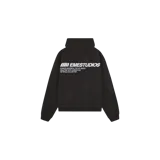 Hoodie oversize negro con capucha y estampado tipográfico blanco en la espalda con el logo de Eme Studios y texto descriptivo.
