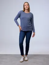 Remera negra de modal, marca French Laundry, con escote redondo y mangas largas.