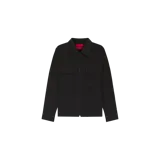 Chaqueta tipo overshirt Hugo modelo Eselio, color negro, con cierre frontal de cremallera, cuello camisero y dos bolsillos con solapa en el pecho.