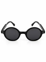Lentes de sol circulares con armazón negro y lentes oscuros, diseño clásico y retro.