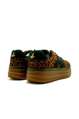 Championes deportivos de mujer Santa Barbara Lush, con plataforma alta marrón, estampa animal print de leopardo y detalles en negro.