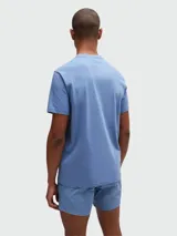 Remera de manga corta color verde oliva con el logo "BOSS" estampado en blanco en el pecho.