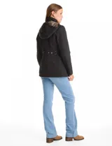 Campera de abrigo color marrón, con diseño capitoneado de costuras entrelazadas en relieve. Presenta cuello alto, capucha desmontable, cierre frontal completo y bolsillos laterales con cierre. Incluye trabas ajustables en la cintura con botones metálicos para entallar la silueta.