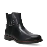 Botas de caña baja marca Bottero, confeccionadas en cuero negro con acabado liso. Presentan un diseño clásico con punta redondeada, cierre lateral para facilitar el calce y una tira decorativa con hebilla metálica en el tobillo. La suela es de goma con un pequeño taco cuadrado y detalle de borde en tono marrón.