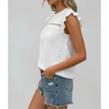 Blusa de tela broderie color negro, con cuello redondo, mangas cortas con volados y detalle de calado horizontal en la parte superior del pecho.