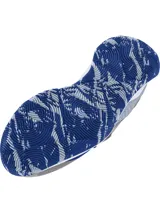 Championes de básquetbol Under Armour Jet 23, con diseño de materiales mixtos en tonos gris y azul. Presentan entresuela Micro G® para amortiguación y suela de goma con patrón de tracción anatómico.