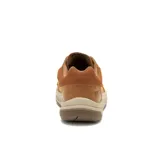 Zapatillas Caterpillar de cuero color marrón, con cordones y detalles en gamuza.