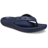 Ojotas Crocs modelo Classic Flip, color negro, fabricadas en material Croslite ligero y flexible, con diseño ergonómico y perforaciones para dijes Jibbitz.