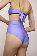 Bombacha de bikini tipo culotte de tiro alto con estampado animal print de leopardo.