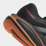 Championes de running Adidas Response 2, color negro con detalles en naranja y plateado. Presentan un exterior de malla transpirable, mediasuela de EVA Cloudfoam+ para mayor amortiguación y suela de caucho para mayor tracción.