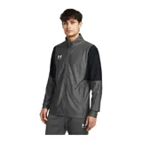 Campera deportiva Under Armour Challenger para hombre, color gris con mangas negras, cierre frontal completo, cuello alto y logo de la marca en el pecho.