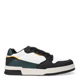 Championes urbanos de estilo retro, con paneles en color blanco, negro y verde oscuro. Presentan cierre mediante cordones negros, suela de goma con plataforma y detalle de etiqueta naranja en el lateral.