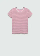 Camiseta de manga corta y cuello redondo con diseño de rayas horizontales rojas y blancas. Presenta el logo de la marca estampado en el centro del pecho.