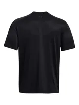 Remera deportiva de entrenamiento Under Armour, confeccionada en tejido de punto ultratranspirable y ligero con textura jaspeada. Presenta cuello redondo, mangas cortas, refuerzo en las axilas para mayor movilidad y bajo con forma para mayor cobertura.