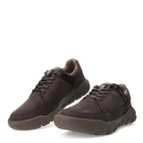 Zapatos urbanos Caterpillar modelo Hex Lite Cruise, confeccionados en cuero marrón con detalles textiles. Presentan un diseño robusto con suela de EVA ligera y goma para mayor agarre, cordones al tono y forro interior reciclado.