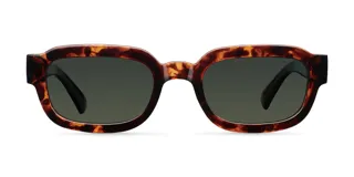 Lentes de sol ovalados con montura de carey marrón y lentes verdes polarizadas.