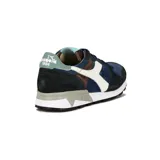 Championes deportivos Diadora Heritage, modelo Suede Sw, con paneles de gamuza y malla en tonos grises, blanco roto, marrón claro y detalles en verde menta. Presentan el logo Diadora en blanco en el lateral y cordones verde azulado.