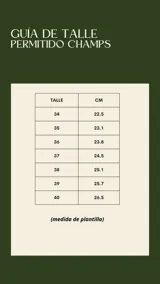 Championes de gamuza color borgoña, beige y naranja con cordones.