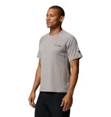 Remera deportiva Columbia Titanium modelo Driventure Short S de color gris, con diseño de manga corta y cuello redondo. Incorpora tecnologías Omni-Wick y Omni-Shade para protección solar y absorción de humedad.